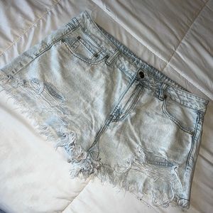 American eagle light wash shorts